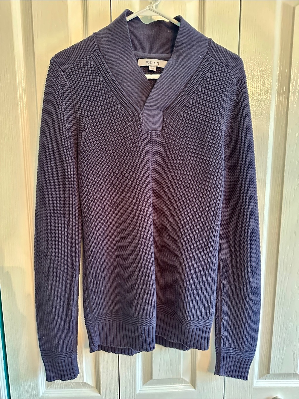 Reiss Men’s V-Neck Knit Sweater in Navy
